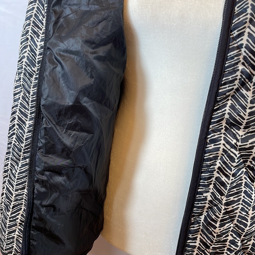 Lands’End Woman’s Jacket by Lands’End - Picture 4 of 6